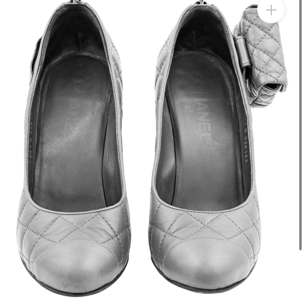 Chanel grey quilted pumps - Picture 5 of 12